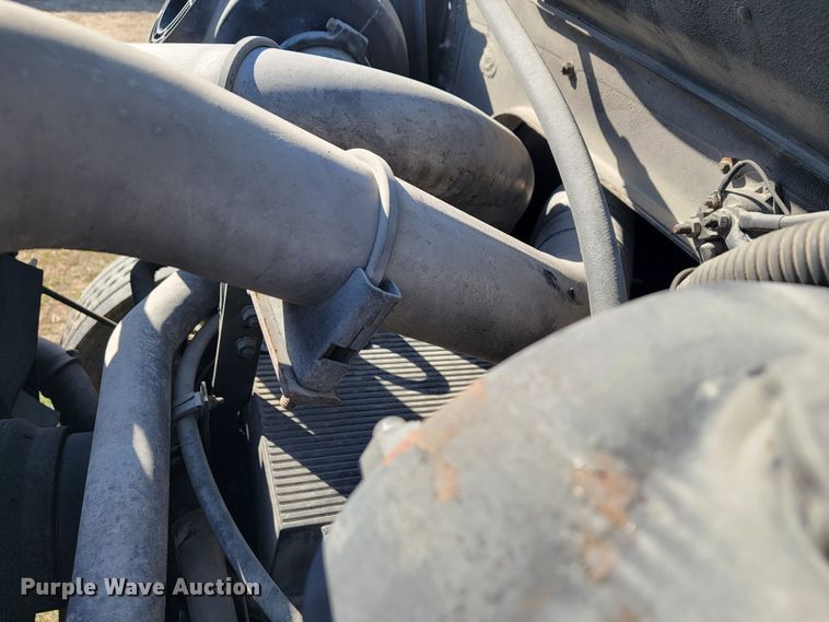 image for item JL9335 2003 International 8100  semi truck