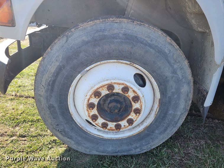 image for item JL9335 2003 International 8100  semi truck