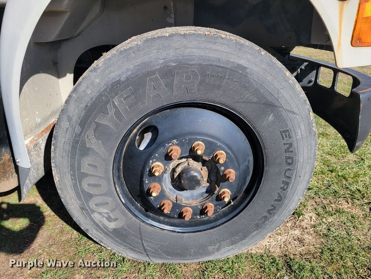 image for item JL9335 2003 International 8100  semi truck