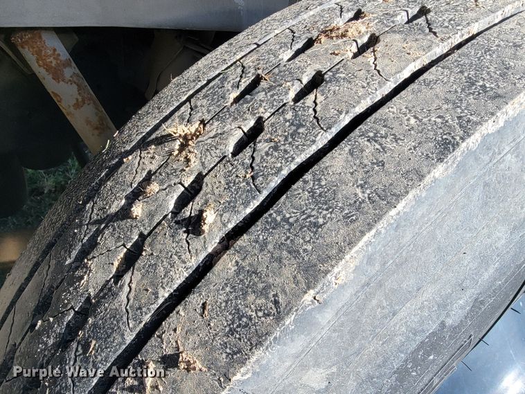 image for item JL9335 2003 International 8100  semi truck