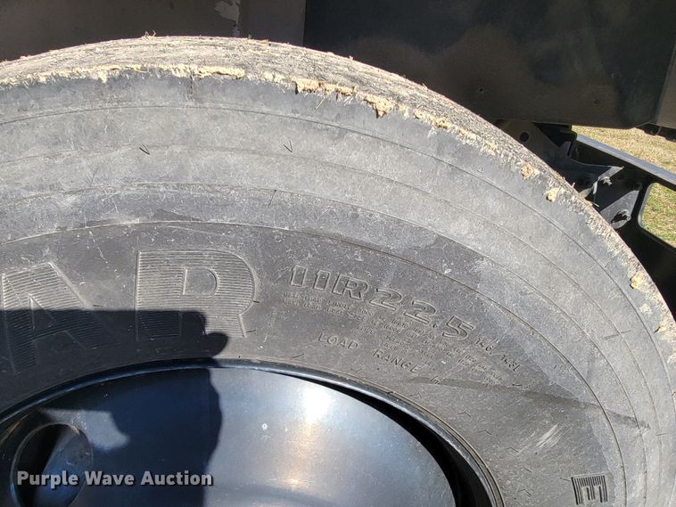 image for item JL9335 2003 International 8100  semi truck