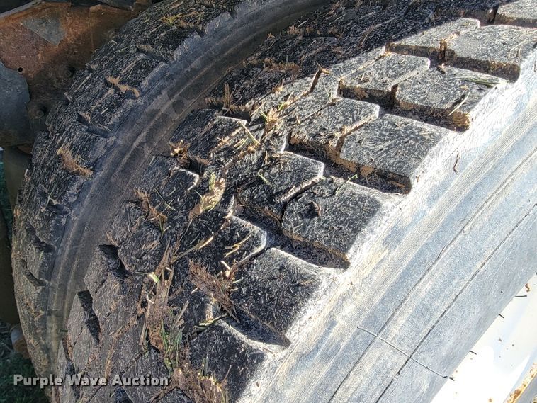 image for item JL9335 2003 International 8100  semi truck