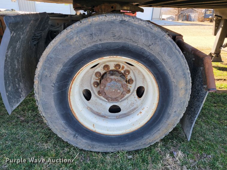 image for item JL9335 2003 International 8100  semi truck