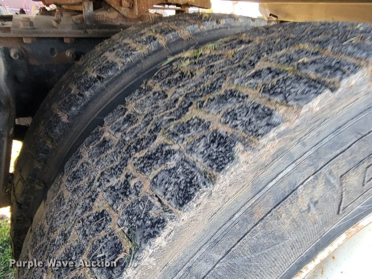 image for item JL9335 2003 International 8100  semi truck