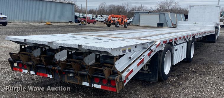 image for item JW9167 2008 Wilson CFD-900BT  drop deck equipment trailer