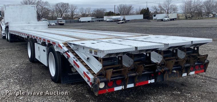 image for item JW9167 2008 Wilson CFD-900BT  drop deck equipment trailer