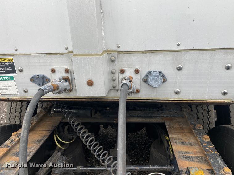 image for item JW9167 2008 Wilson CFD-900BT  drop deck equipment trailer