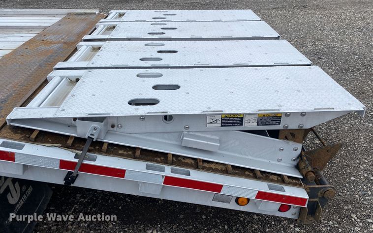 image for item JW9167 2008 Wilson CFD-900BT  drop deck equipment trailer