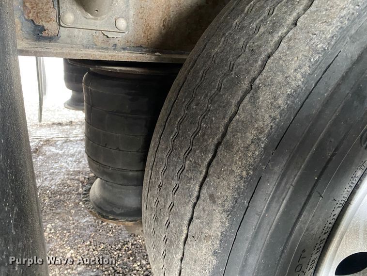 image for item JW9167 2008 Wilson CFD-900BT  drop deck equipment trailer