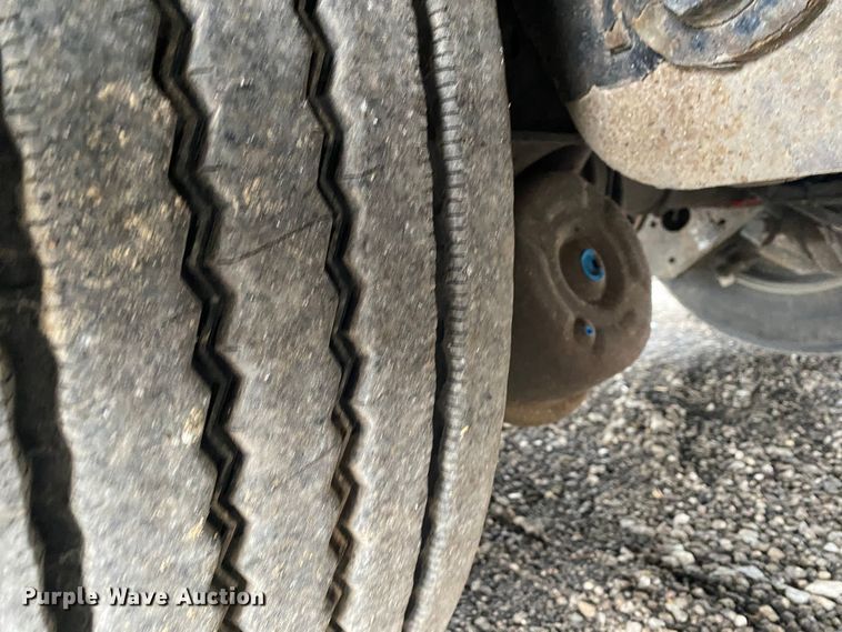 image for item JW9167 2008 Wilson CFD-900BT  drop deck equipment trailer