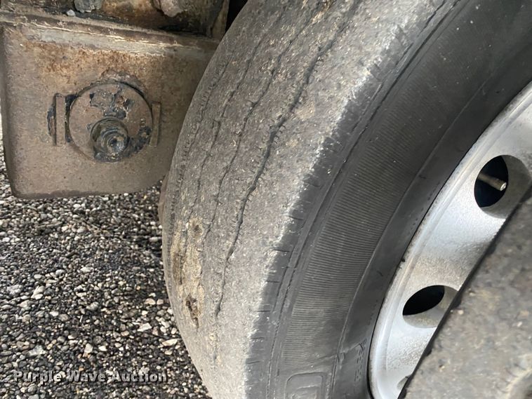 image for item JW9167 2008 Wilson CFD-900BT  drop deck equipment trailer