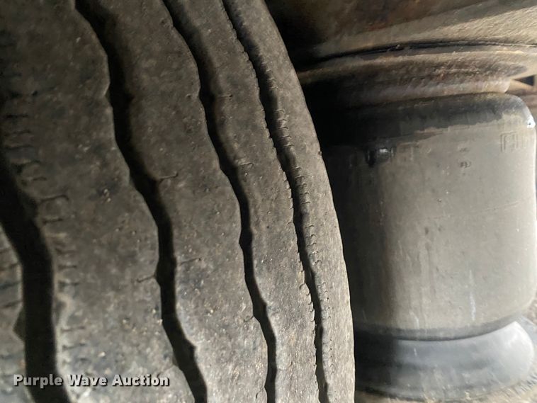 image for item JW9167 2008 Wilson CFD-900BT  drop deck equipment trailer