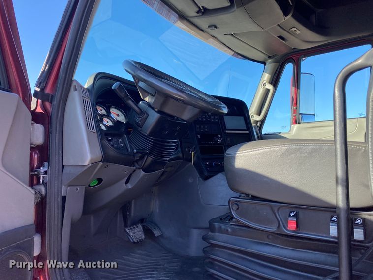 image for item JW9169 2017 International ProStar Plus 122  semi truck