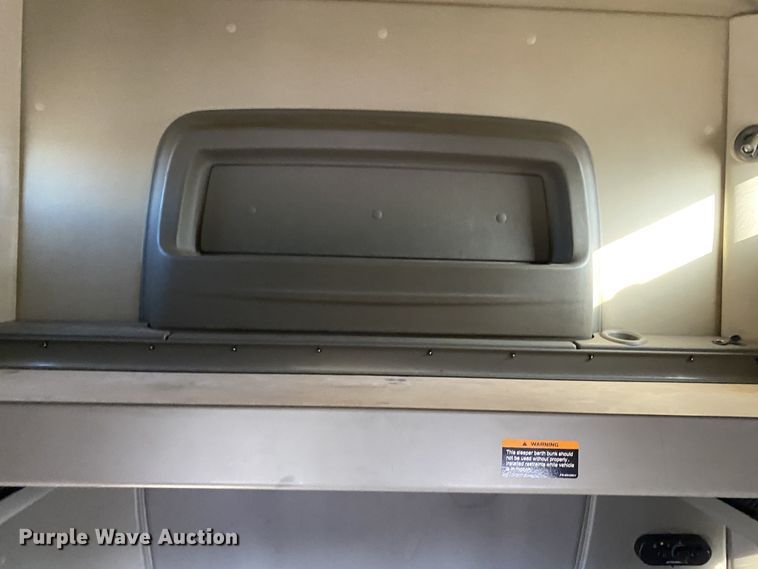 image for item JW9169 2017 International ProStar Plus 122  semi truck