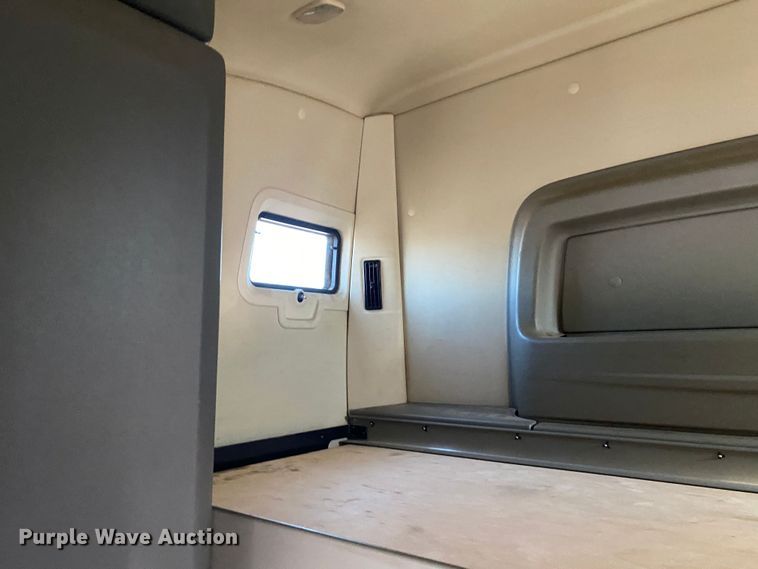 image for item JW9169 2017 International ProStar Plus 122  semi truck