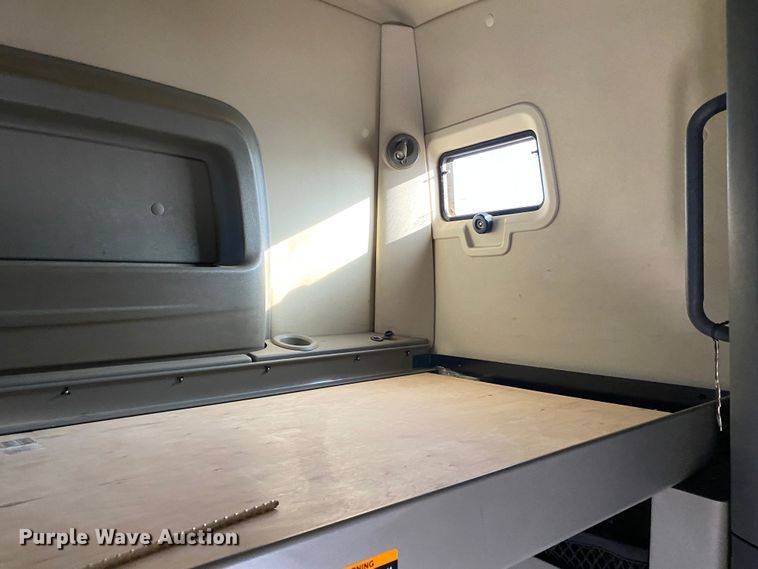 image for item JW9169 2017 International ProStar Plus 122  semi truck