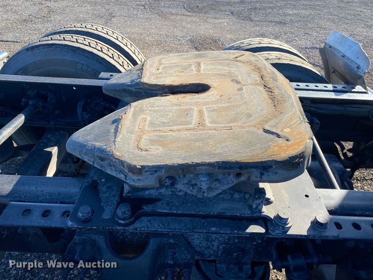 image for item JW9169 2017 International ProStar Plus 122  semi truck