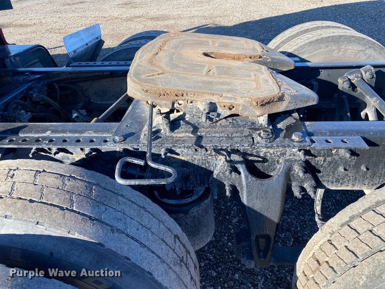 image for item JW9169 2017 International ProStar Plus 122  semi truck