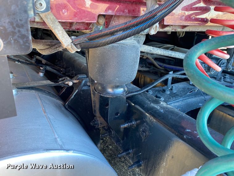 image for item JW9169 2017 International ProStar Plus 122  semi truck