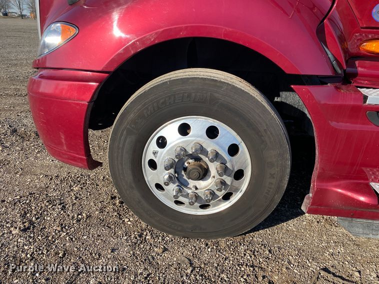 image for item JW9169 2017 International ProStar Plus 122  semi truck