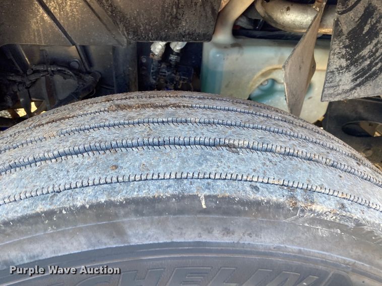 image for item JW9169 2017 International ProStar Plus 122  semi truck