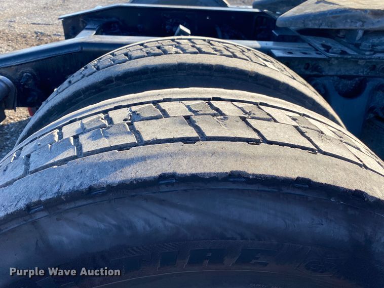 image for item JW9169 2017 International ProStar Plus 122  semi truck