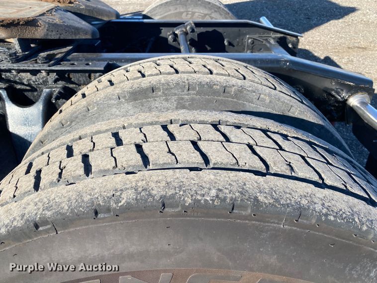 image for item JW9169 2017 International ProStar Plus 122  semi truck