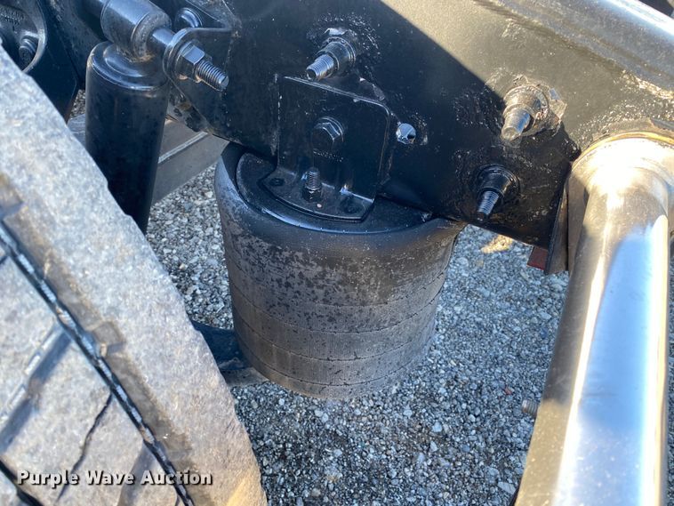 image for item JW9169 2017 International ProStar Plus 122  semi truck