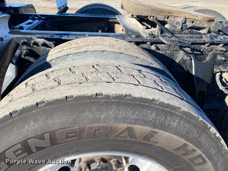 image for item JW9169 2017 International ProStar Plus 122  semi truck