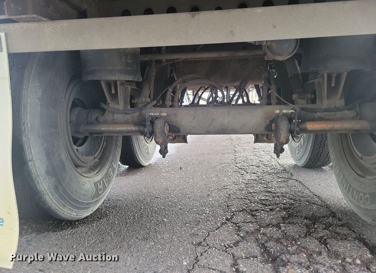 image for item KD9295 2014 Vanguard VIP 4000  dry van trailer