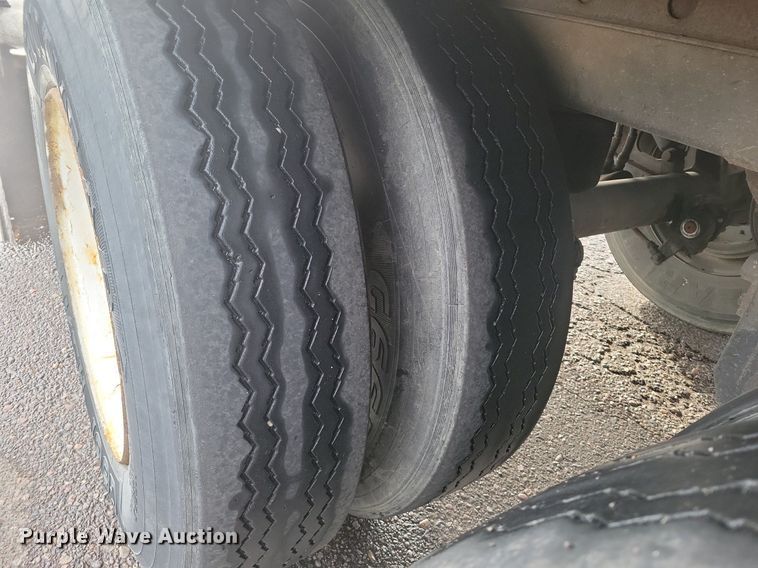 image for item KD9295 2014 Vanguard VIP 4000  dry van trailer