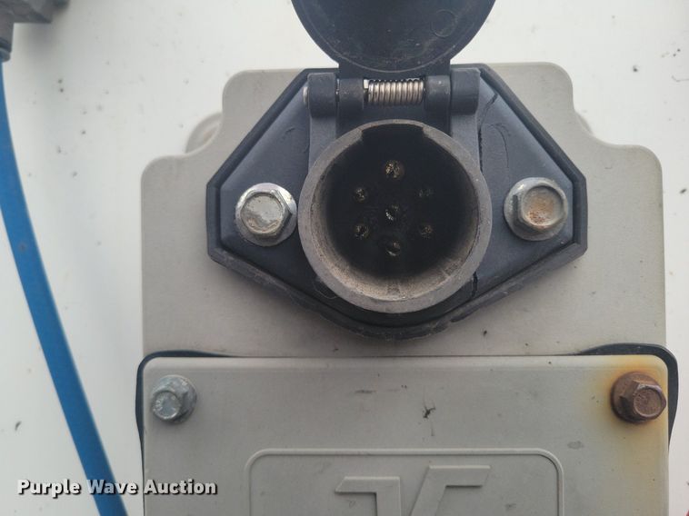 image for item KD9296 2016 Vanguard Rem VIP 4000  dry van trailer