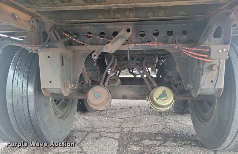 image for item KD9296 2016 Vanguard Rem VIP 4000  dry van trailer