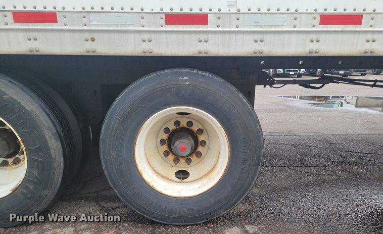 image for item KD9296 2016 Vanguard Rem VIP 4000  dry van trailer