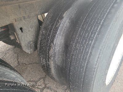 image for item KD9296 2016 Vanguard Rem VIP 4000  dry van trailer