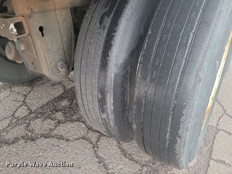 image for item KD9296 2016 Vanguard Rem VIP 4000  dry van trailer