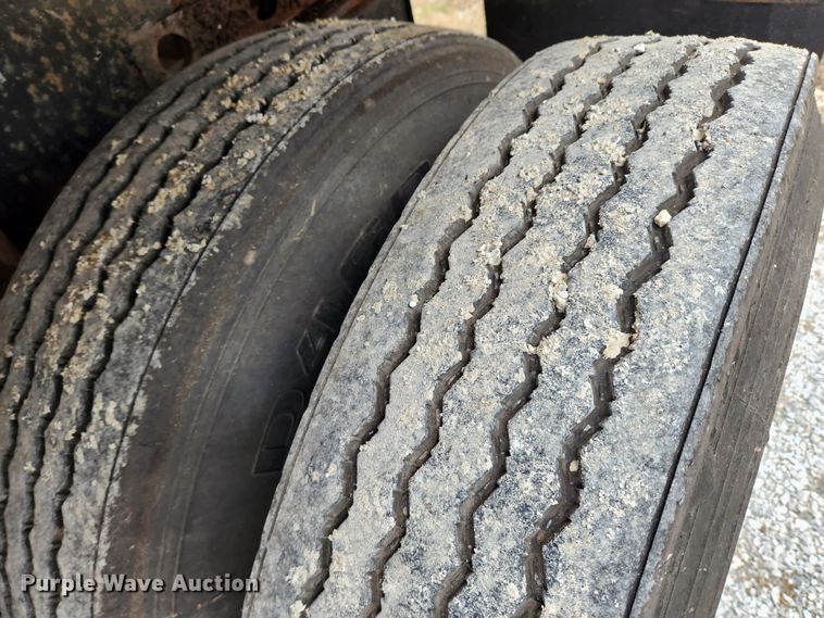 image for item KT9369 1993 Fontaine FTW-5-8045SL  flatbed trailer