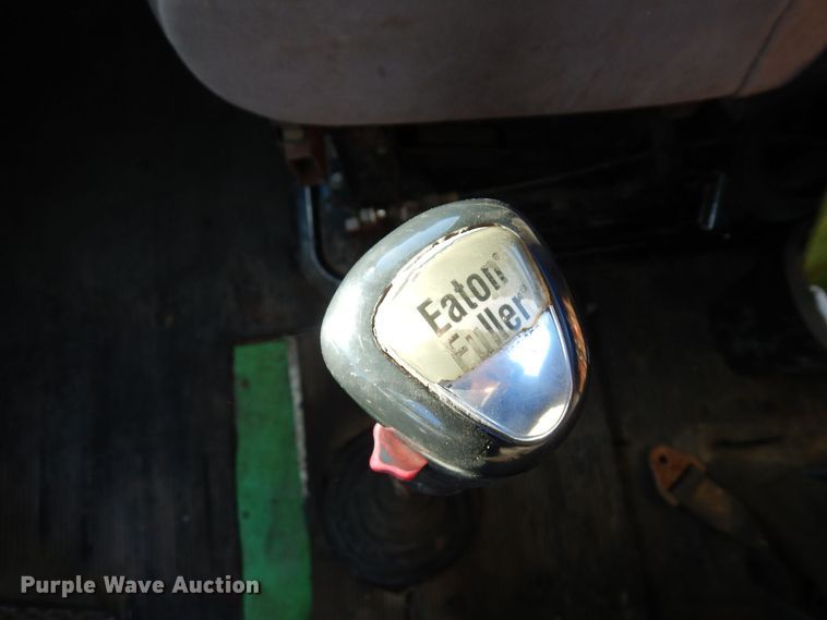 image for item KU9736 1985 Kenworth W900  roll-off container truck