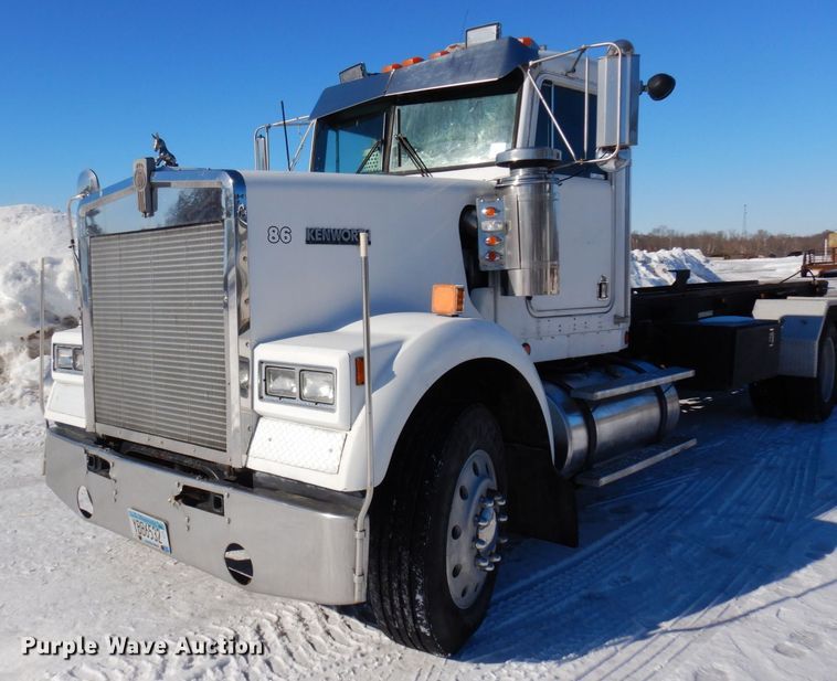 image for item KU9736 1985 Kenworth W900  roll-off container truck