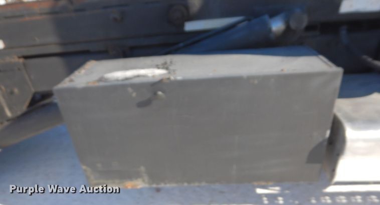 image for item KU9736 1985 Kenworth W900  roll-off container truck