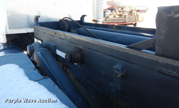 image for item KU9736 1985 Kenworth W900  roll-off container truck