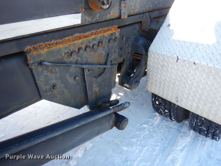 image for item KU9736 1985 Kenworth W900  roll-off container truck