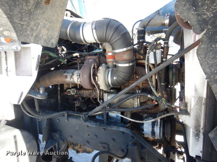 image for item KU9736 1985 Kenworth W900  roll-off container truck