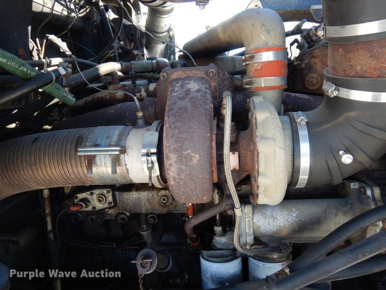 image for item KU9736 1985 Kenworth W900  roll-off container truck