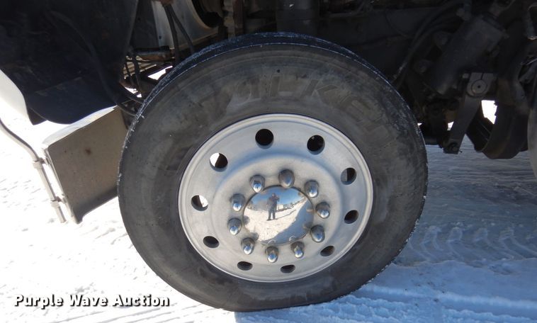 image for item KU9736 1985 Kenworth W900  roll-off container truck