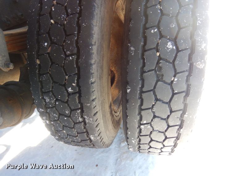 image for item KU9736 1985 Kenworth W900  roll-off container truck