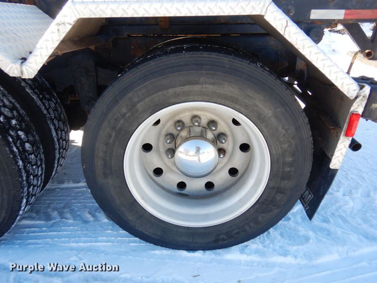 image for item KU9736 1985 Kenworth W900  roll-off container truck