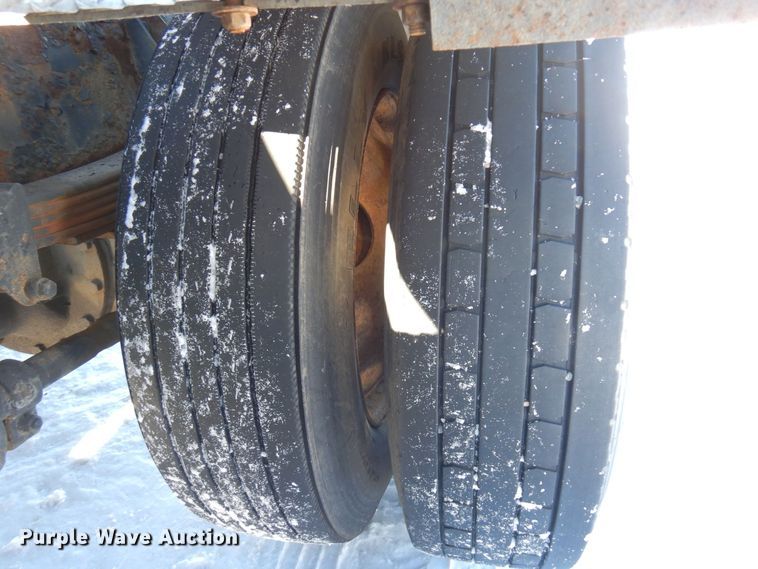 image for item KU9736 1985 Kenworth W900  roll-off container truck