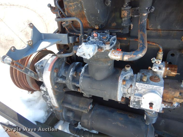 image for item KU9737 Cummins NHC250  engine