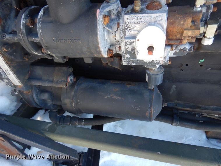 image for item KU9737 Cummins NHC250  engine